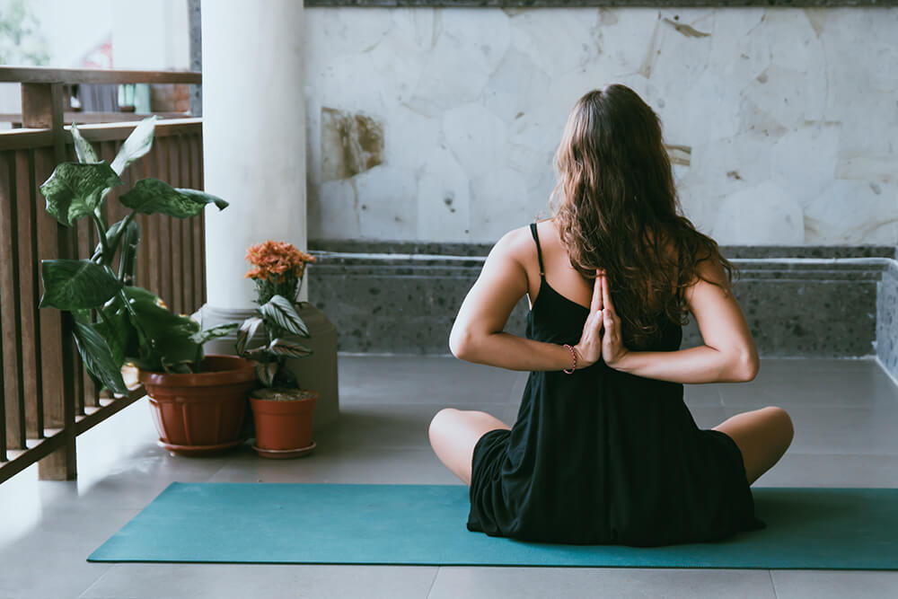 Spring Yoga Poses to Feel Light and Lean